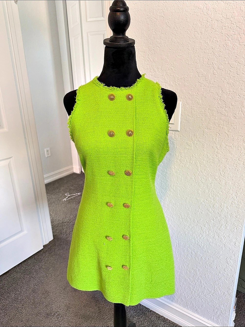 Zara Women's Green Button-Front Vest Size Medium